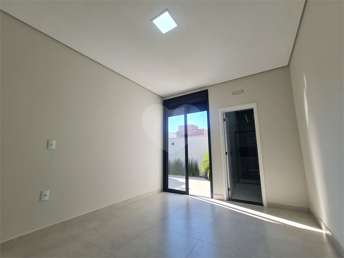 Casa à venda com 3 quartos, sendo 1 suíte, no condomínio Vilagio Wanel, Sorocaba - SP