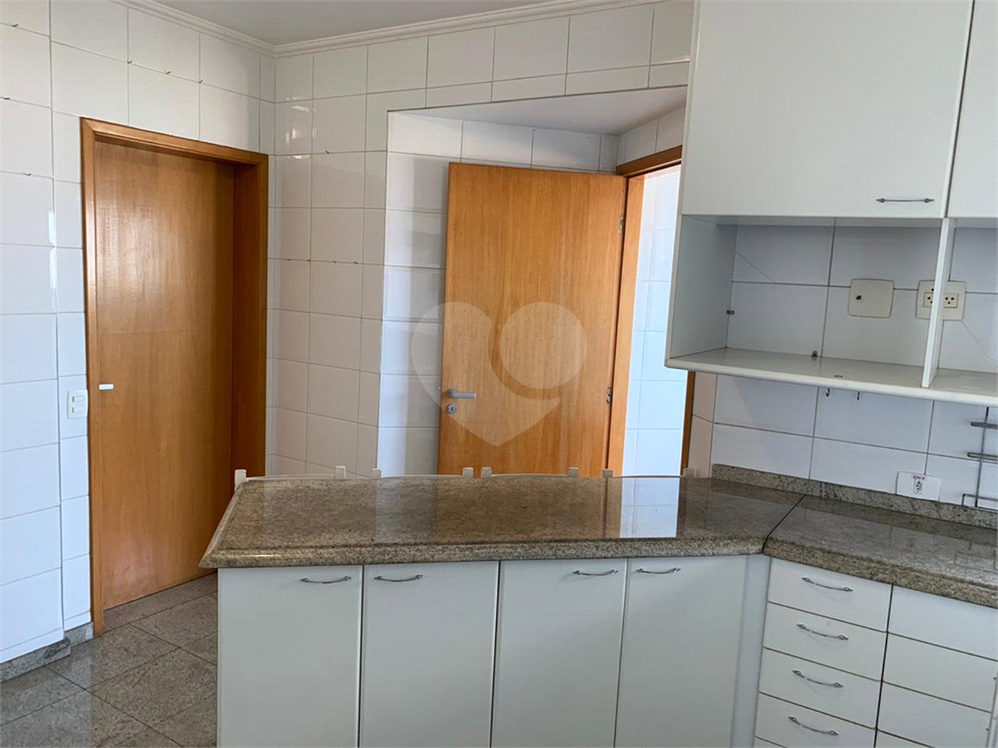 Duplex à venda com 3 quartos, sendo 2 suítes,  em Jardim Armênia, Mogi das Cruzes, SP