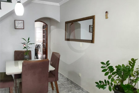 Casa à venda com 4 quartos, sendo 1 suíte, em Jardim Leila, Guarulhos, SP