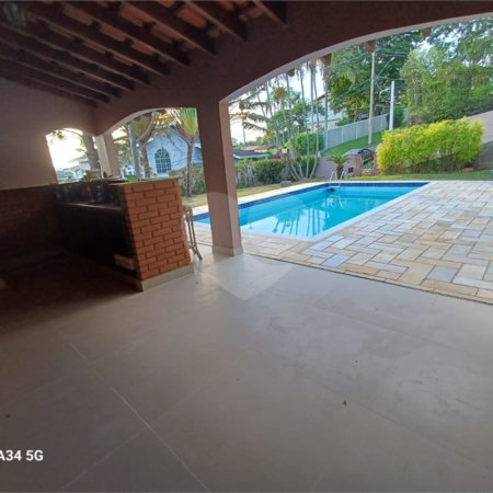Casa à venda ou para alugar com 5 quartos, sendo 2 suítes, no condomínio Fazenda São Joaquim, Vinhedo - SP