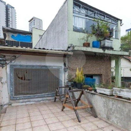 Sobrado à venda com 3 quartos, sendo 1 suíte, em Bosque da Saúde, São Paulo, SP