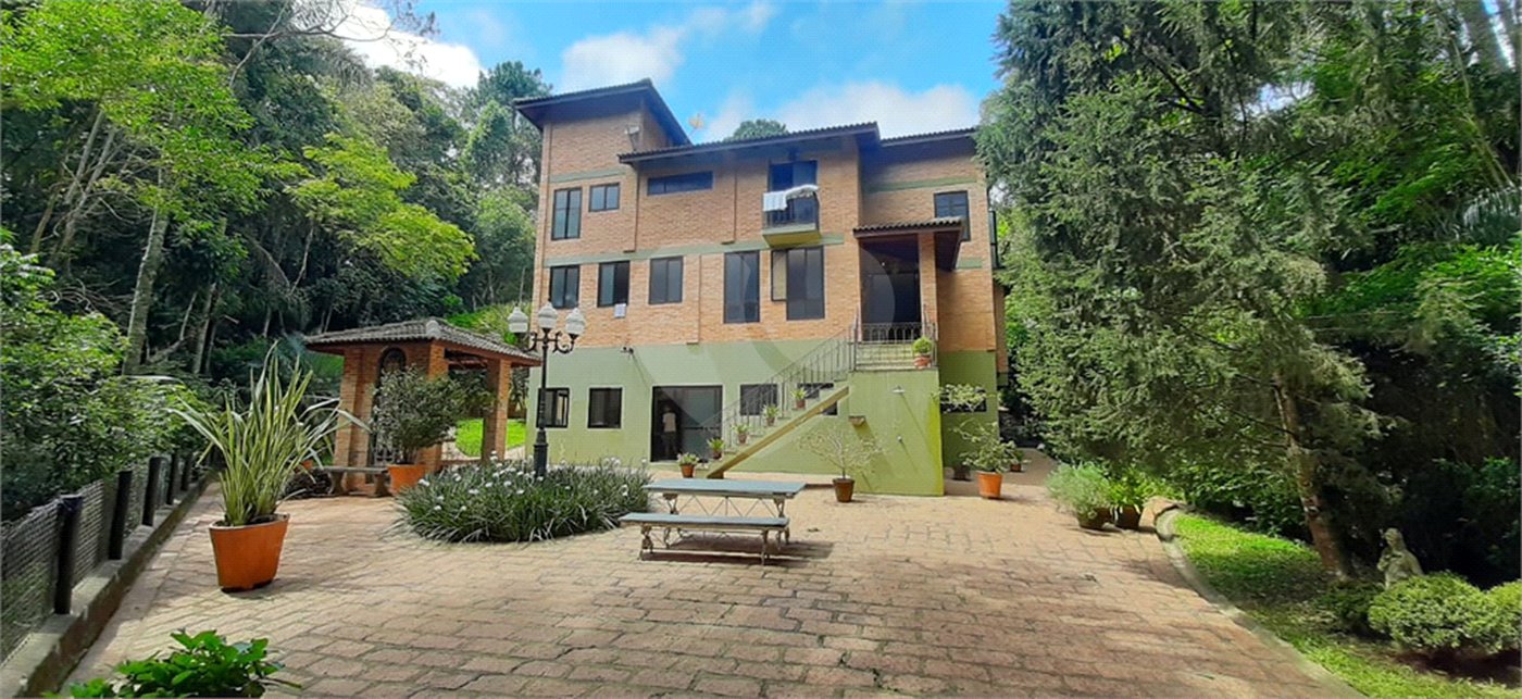 Casa à venda com 2 suítes no condomínio Residencial Cantareira, Mairiporã - SP