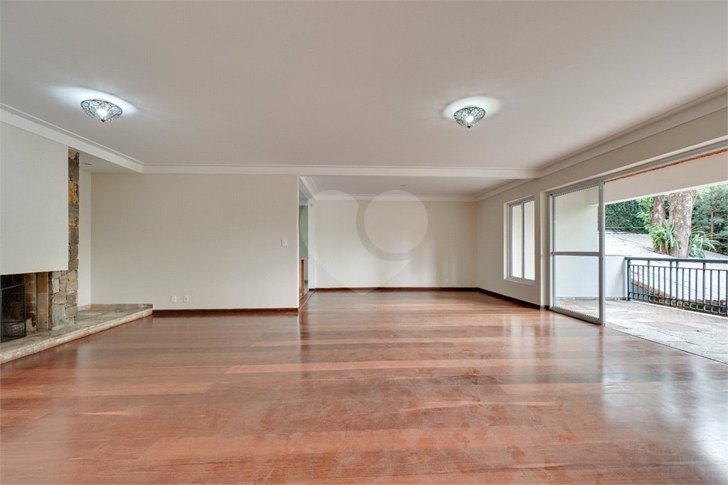 Casa de Vila à venda ou para alugar com 3 suítes em Alto da Boa Vista, São Paulo, SP