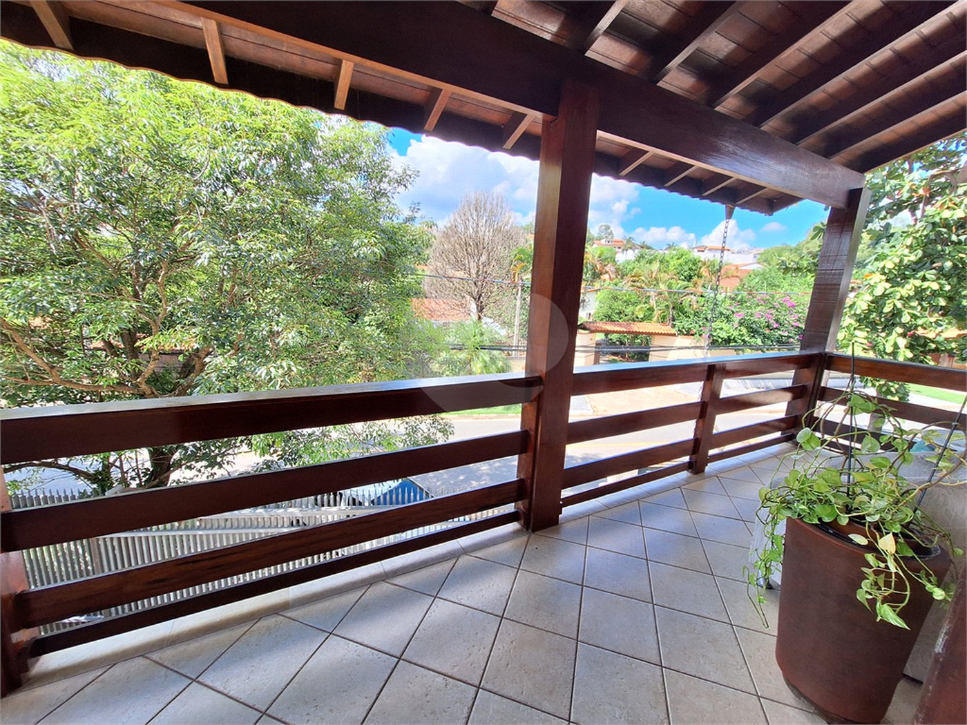 Casa à venda com 4 quartos, sendo 1 suíte, em Santa Cândida, Vinhedo, SP