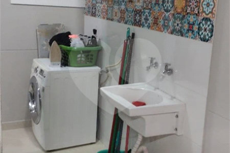 Sobrado à venda com 2 suítes em Vila Nivi, São Paulo, SP