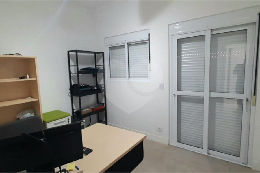 Casa à venda com 3 quartos, sendo 1 suíte, no condomínio Residencial Gran Veiga, São Paulo - SP