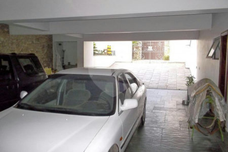 Sobrado à venda com 4 quartos, sendo 2 suítes, em Jardim Leonor, São Paulo, SP