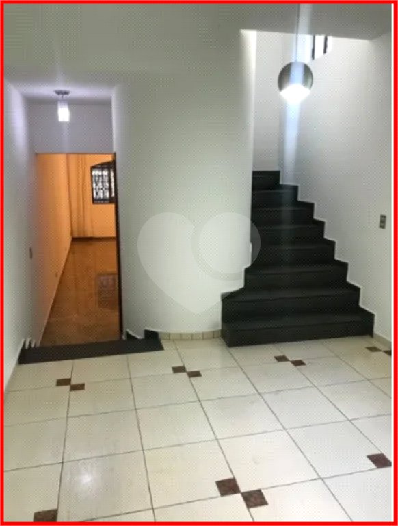 Sobrado à venda com 3 quartos, sendo 1 suíte, em Ferreira, São Paulo, SP