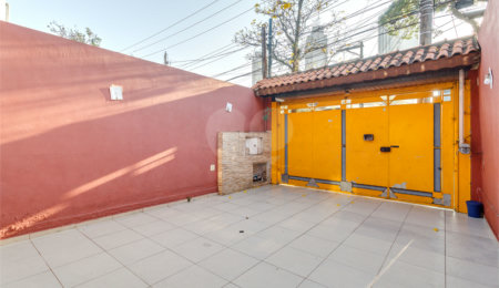 Sobrado à venda com 4 quartos, sendo 2 suítes,  em Jardim Marajoara, São Paulo, SP