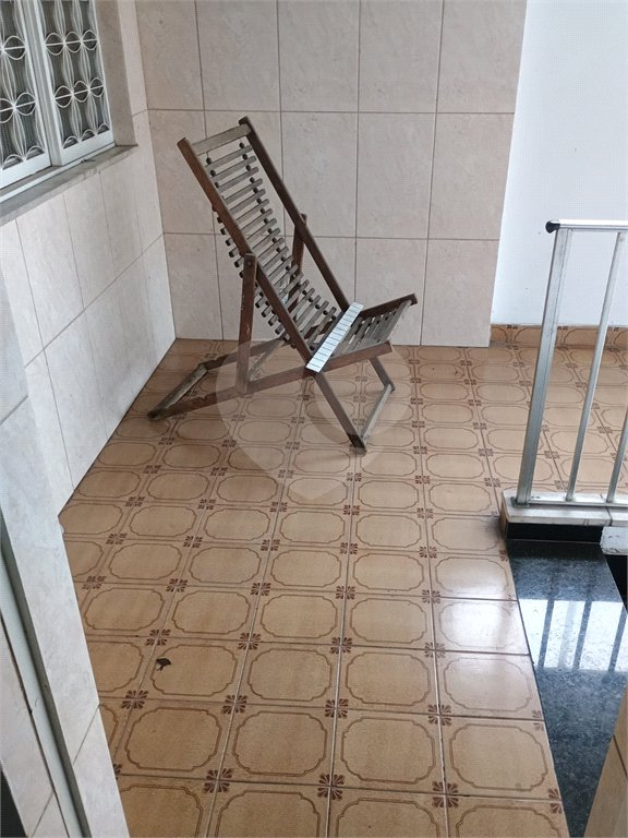 Casa à venda com 5 quartos, sendo 1 suíte, em Bangu, Rio de Janeiro, RJ