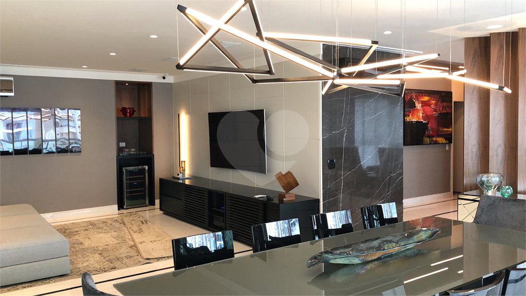 Apartamento à venda com 5 suítes em Vila Gomes Cardim, São Paulo, SP