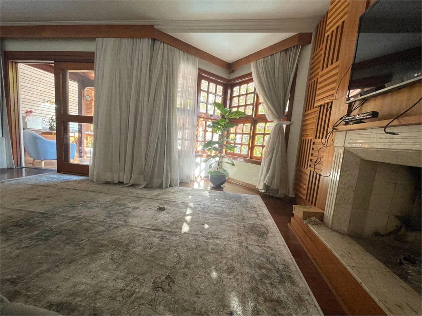 Casa à venda com 4 quartos, sendo 2 suítes, no condomínio Residencial Ypê Branco II, São Paulo - SP