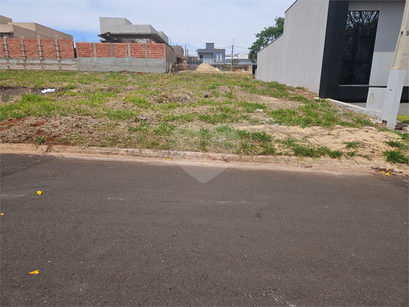Terreno à venda no condomínio Bela Vitta, Araraquara - SP