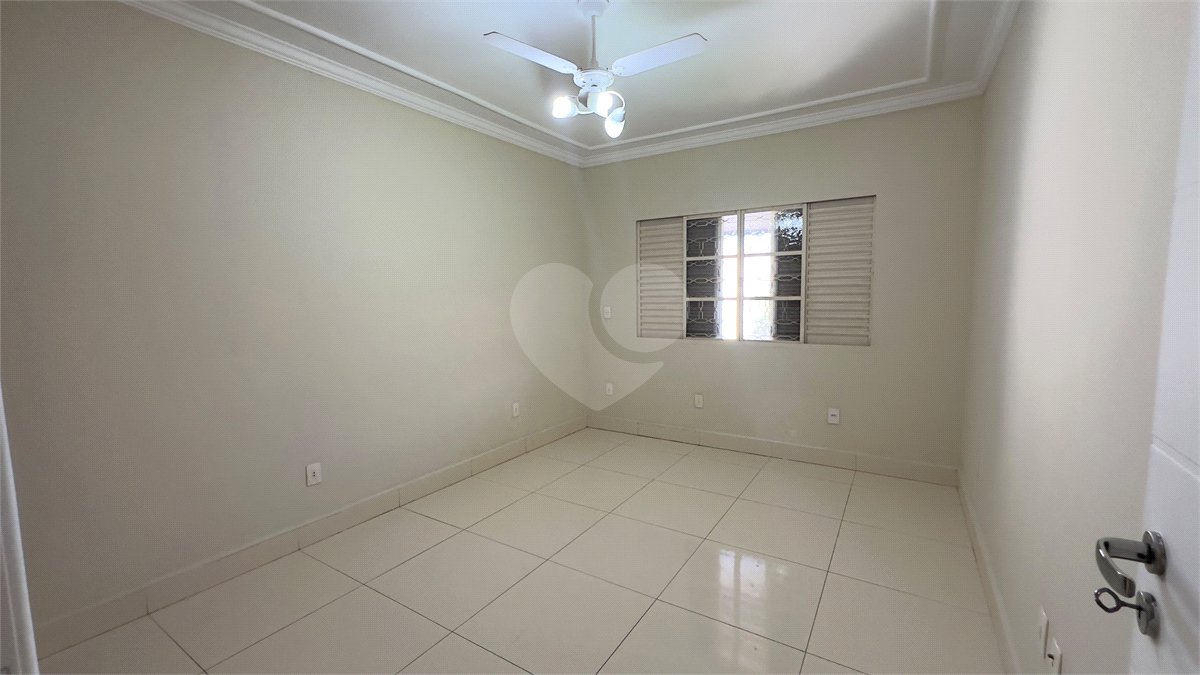 Casa para alugar com 4 quartos, sendo 3 suítes, em Vila Sfeir, Indaiatuba, SP