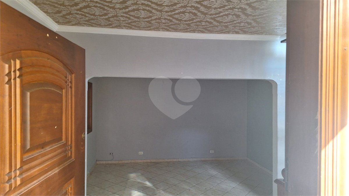 Sobrado para alugar com 4 quartos, sendo 3 suítes, em Vila Nivi, São Paulo, SP