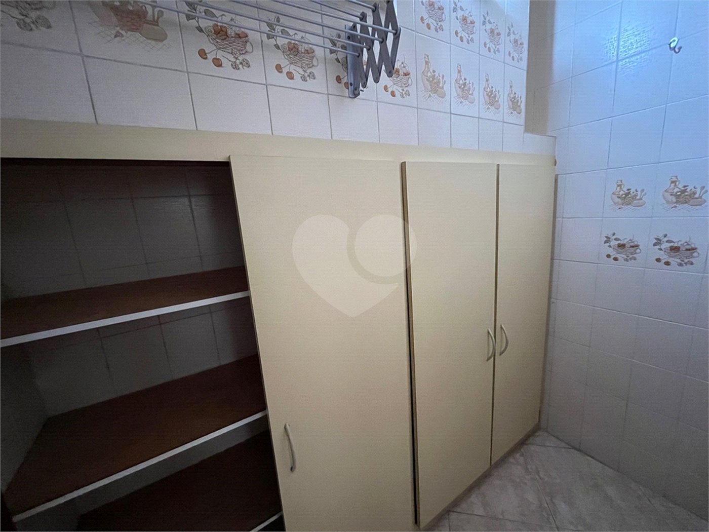 Sobrado à venda com 4 quartos, sendo 2 suítes, em Tremembé, São Paulo, SP