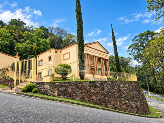 Casa à venda com 4 suítes no condomínio Sausalito, Mairiporã - SP