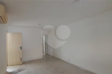 Casa à venda com 3 quartos, sendo 1 suíte, em Santo Amaro, São Paulo, SP