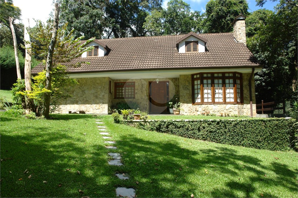 Casa à venda com 3 suítes no condomínio Jardim da Montanha I, Mairiporã - SP