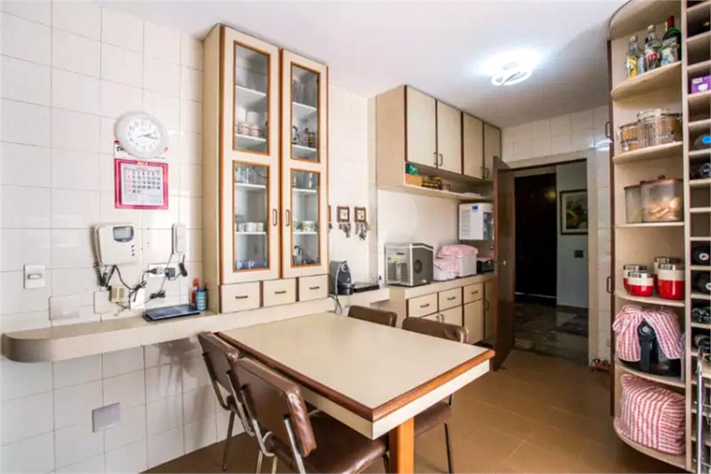 Casa à venda com 3 suítes no condomínio Praça Coronel Fernandes de Lima,47, São Paulo - SP