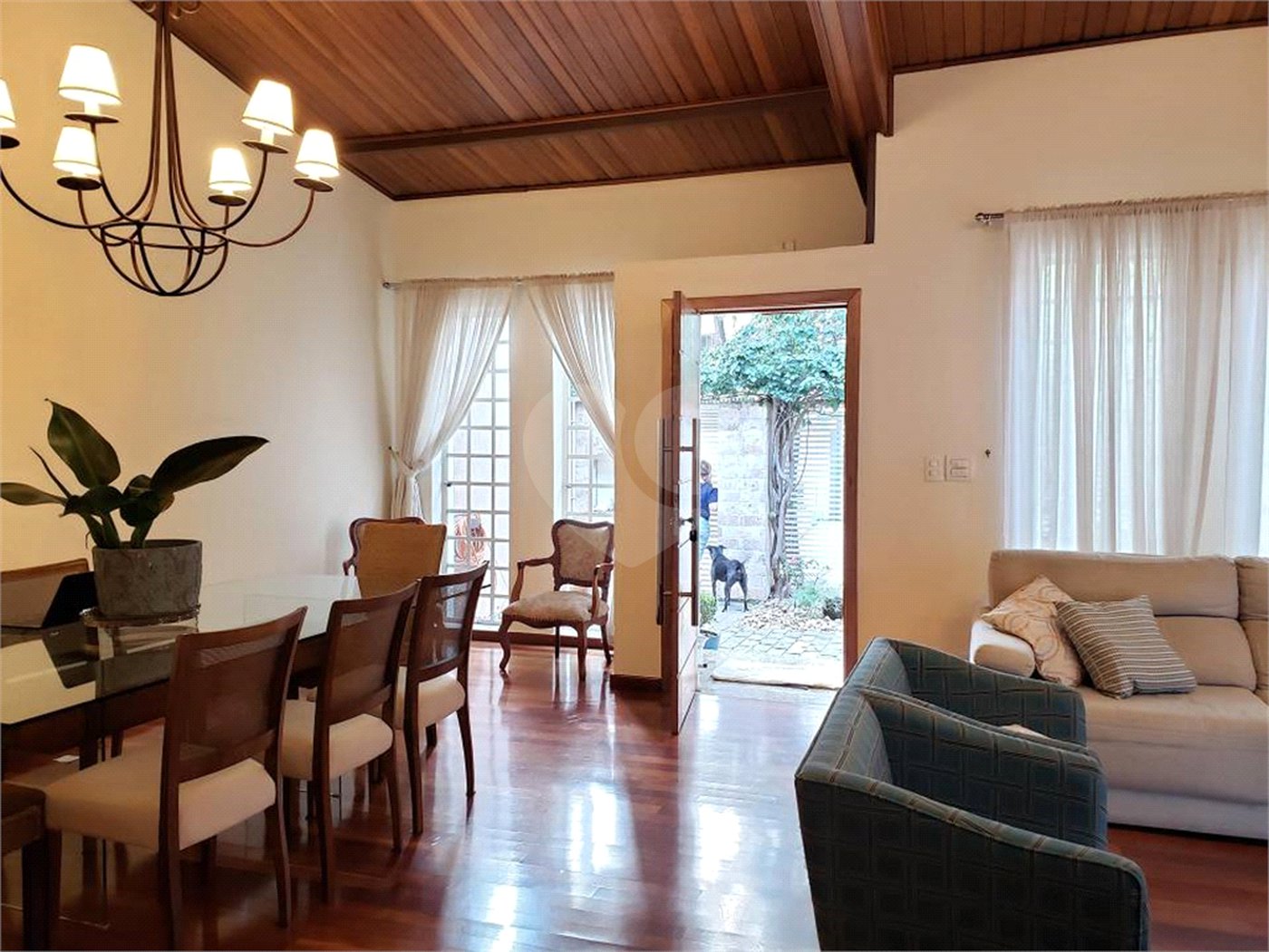 Casa à venda com 5 quartos, sendo 3 suítes, em Jardim da Saúde, São Paulo, SP