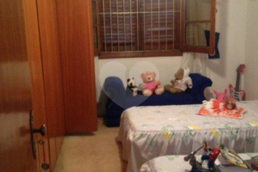 Casa à venda com 4 quartos, sendo 3 suítes, em Vila Paiva, São Paulo, SP