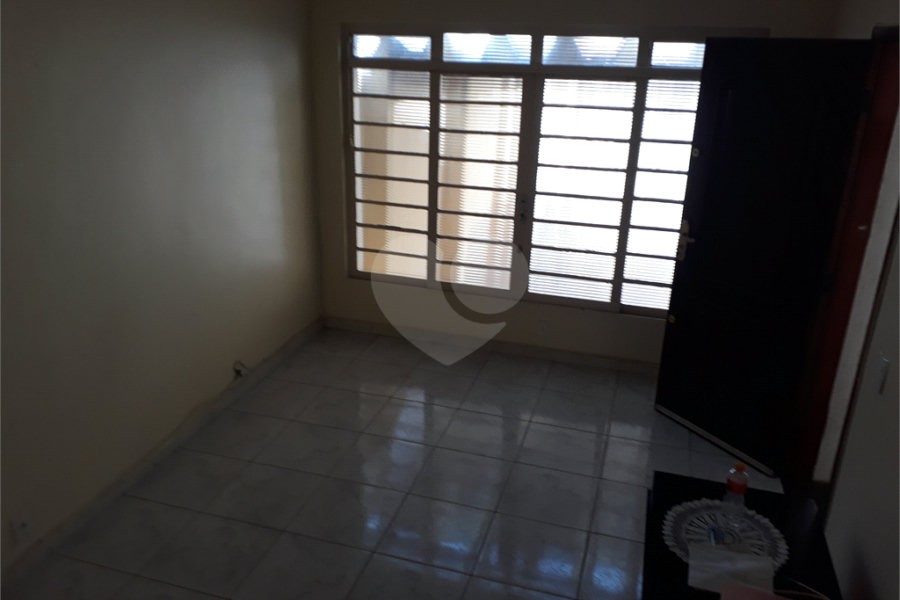 Sobrado à venda com 2 quartos em Tremembé, São Paulo, SP