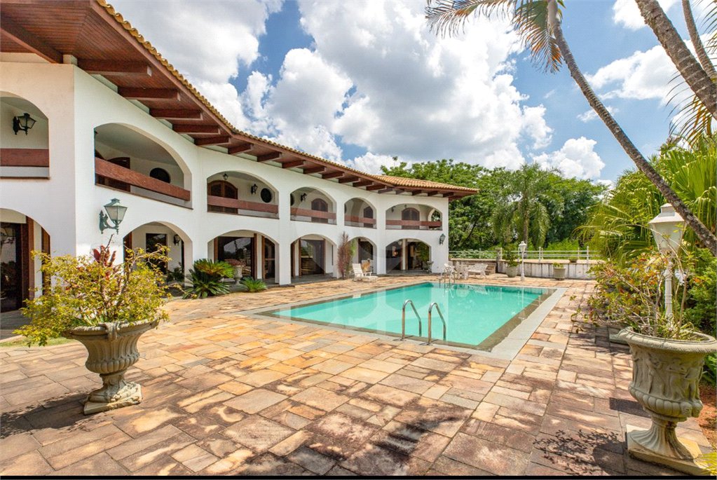 Casa à venda com 4 suítes em Granja Viana, Cotia, SP
