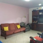 Casa à venda com 4 quartos, sendo 1 suíte,  em Jardim Helga, São Paulo, SP