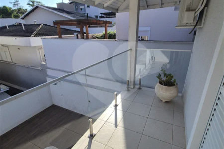 Belíssima Residência de 267 m² com Lazer Privativo no Condomínio Terras do Oriente – Valinhos