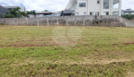 Terreno à venda no condomínio Figueira Garden, Atibaia - SP