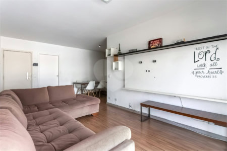 Apartamento à venda com 3 quartos, sendo 1 suíte, em Santo Amaro, São Paulo, SP