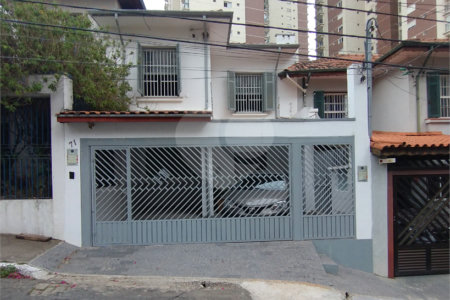 Casa à venda com 4 quartos, sendo 1 suíte, em Vila Mariana, São Paulo, SP