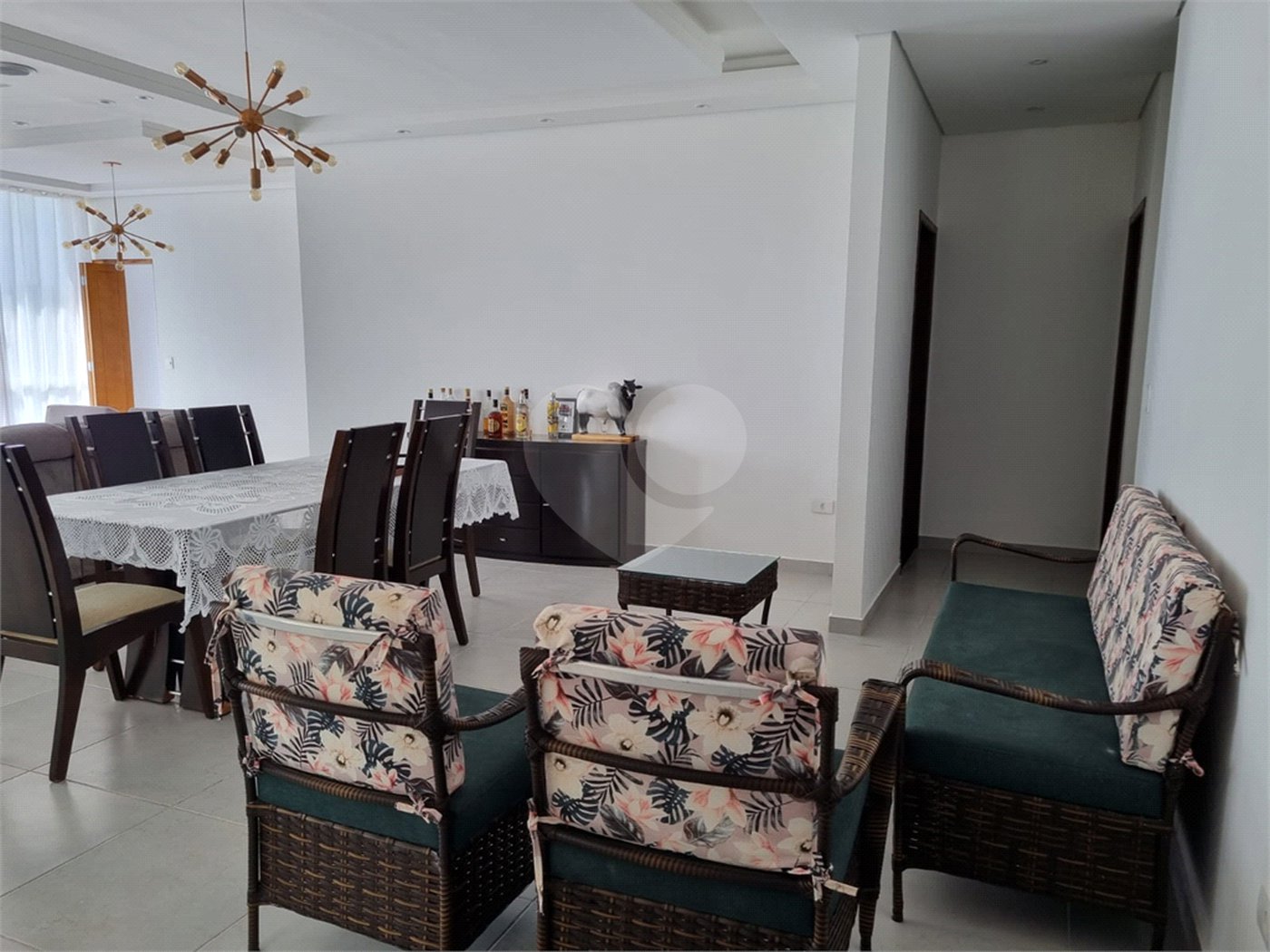Casa à venda com 4 quartos, sendo 1 suíte, no condomínio Clube Florada Suzano, Suzano - SP