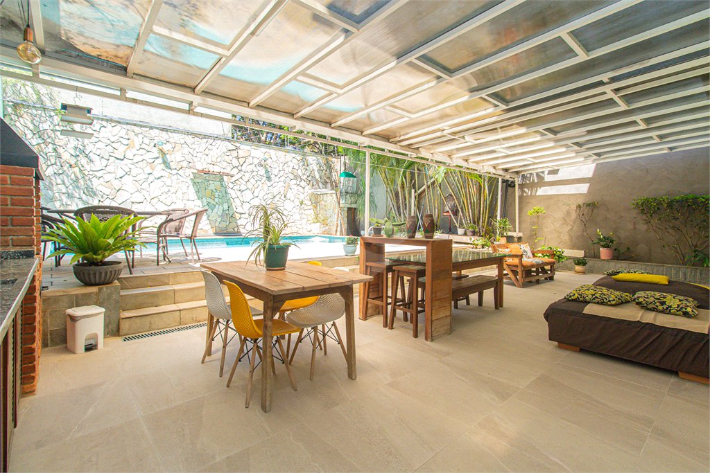 Casa à venda com 3 suítes em Jardim Prudência, São Paulo, SP
