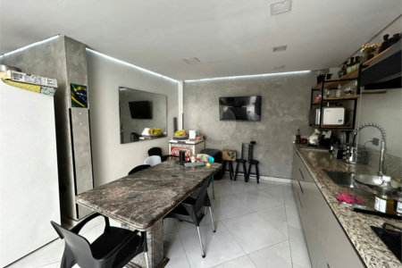 Casa à venda com 4 quartos, sendo 2 suítes, em Vila Buenos Aires, São Paulo, SP