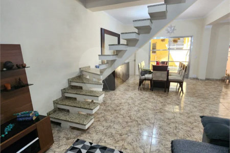 Sobrado à venda com 3 quartos, sendo 1 suíte, em Jardim Franca, São Paulo, SP