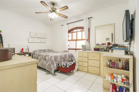 Casa à venda com 3 quartos, sendo 1 suíte, em Vila Leopoldina, São Paulo, SP