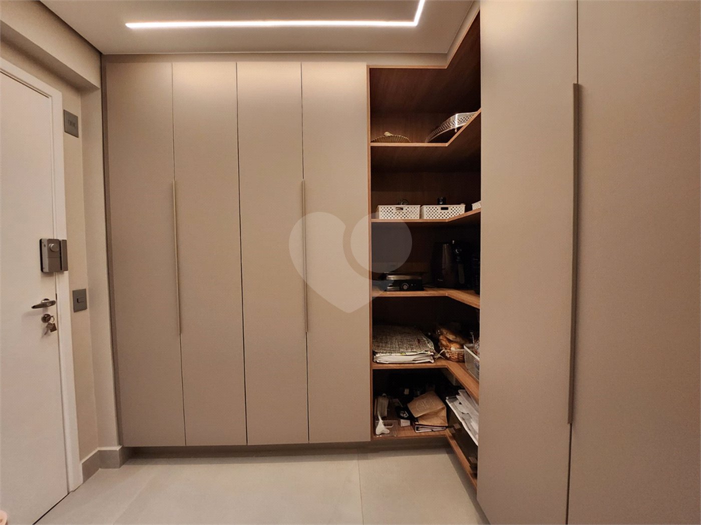 Apartamento à venda com 4 suítes em Jardim das Acácias, São Paulo, SP