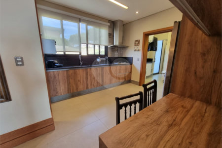Casa à venda com 3 suítes no condomínio Campo de Toscana, Vinhedo - SP