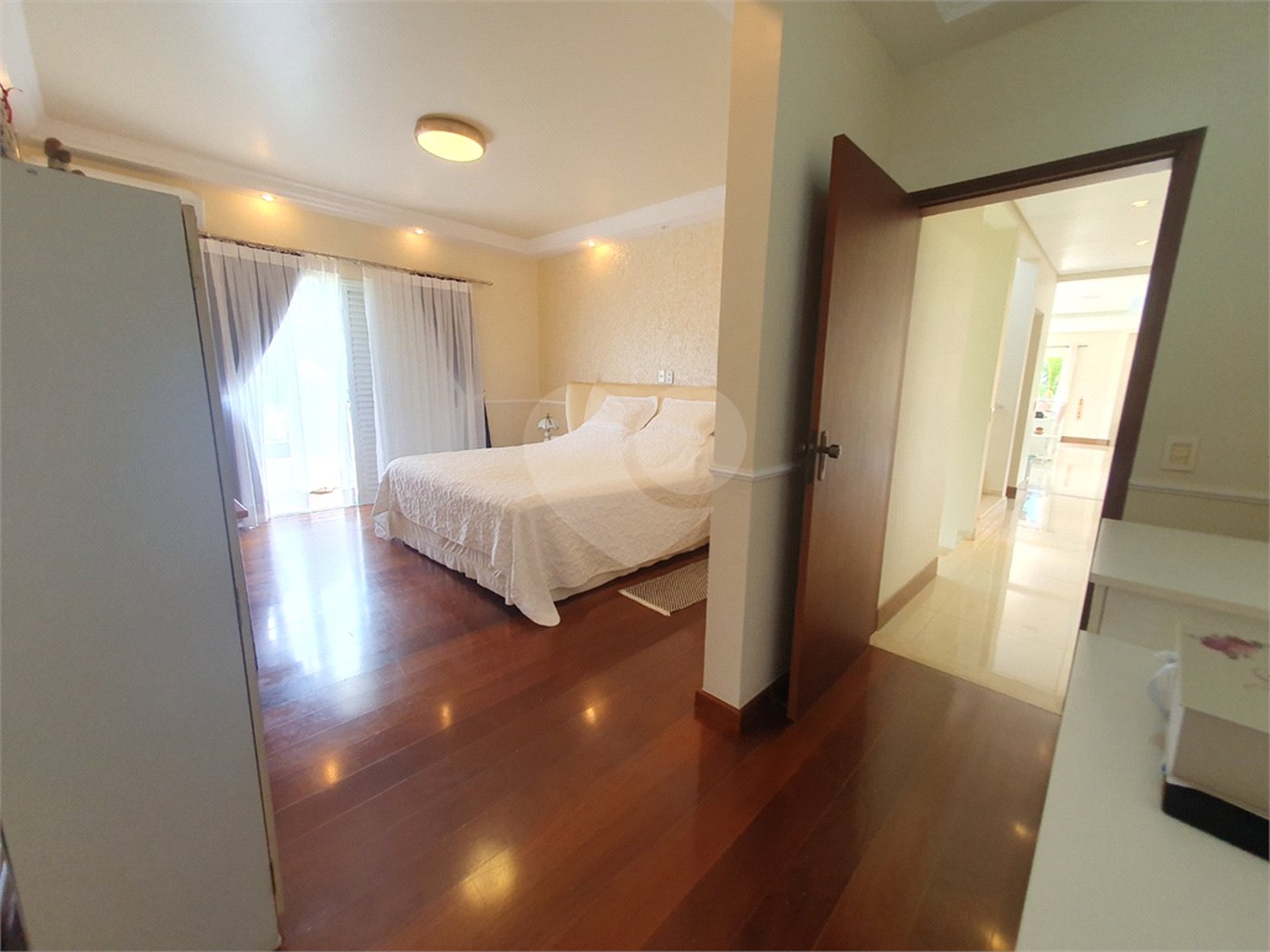 Casa à venda com 5 suítes no condomínio Vila Hípica I, Vinhedo - SP