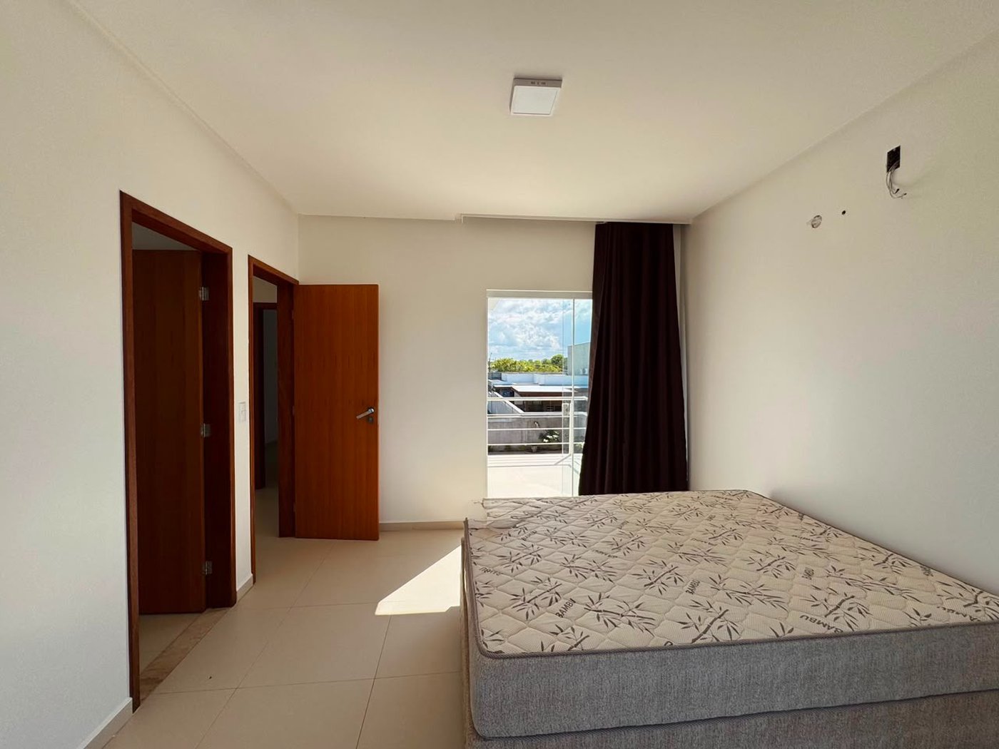 Casa para alugar com 3 suítes, no condomínio Outeiro São Francisco, Porto Seguro - BA