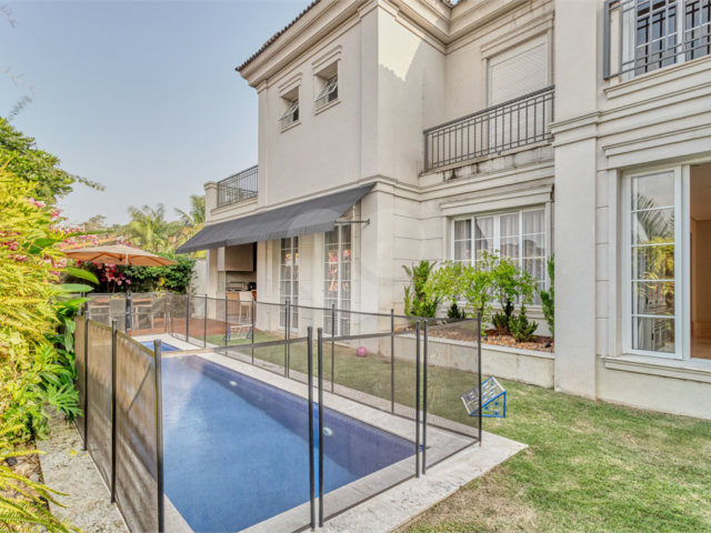 Casa à venda com 4 suítes no condomínio L'unique, São Paulo - SP