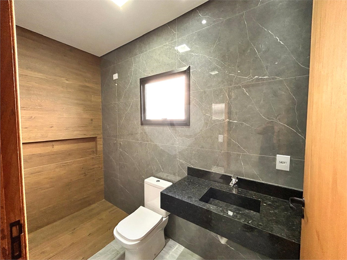 Casa à venda com 3 quartos, sendo 2 suítes, no condomínio Ibiti Reserva, Sorocaba - SP