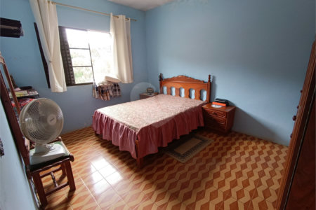 Casa à venda com 3 quartos, sendo 1 suíte, em Jardim Caparelli (mailasqui), São Roque, SP