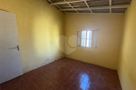Casa à venda com 4 quartos, sendo 1 suíte, em Vila Maria, Itapetininga, SP