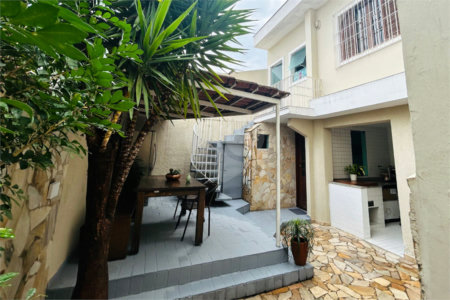 Casa à venda com 3 quartos, sendo 1 suíte, em Vila Cordeiro, São Paulo, SP