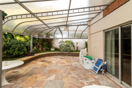 Casa à venda com 4 quartos, sendo 1 suíte, em Jardim Marajoara, São Paulo, SP