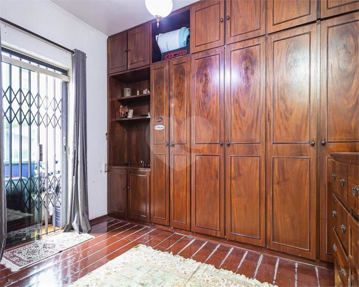 Casa à venda com 4 quartos, sendo 3 suítes,  em Osvaldo Cruz, São Caetano do Sul, SP
