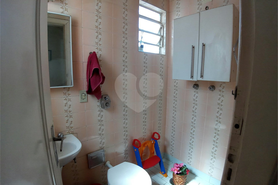Casa à venda com 4 quartos, sendo 2 suítes, em Santana, São Paulo, SP